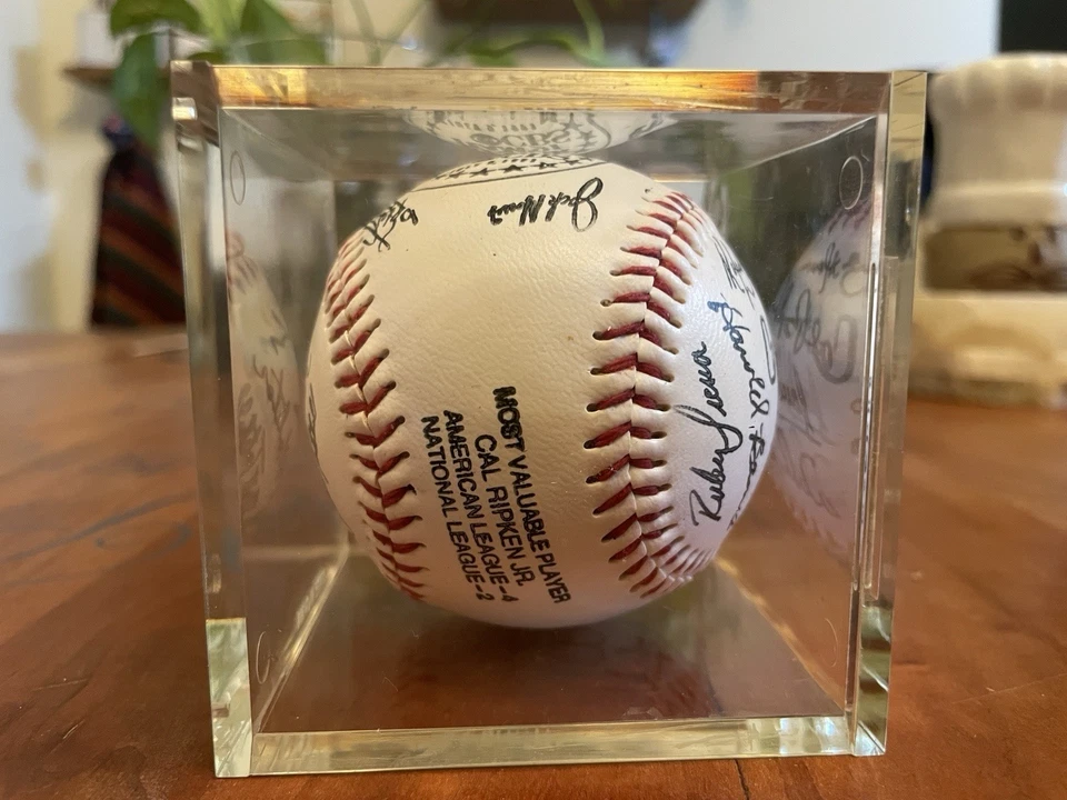 OFFICIAL MLB AMERICAN LEAGUE RAWLINGS BASEBALL SIGNED BY ROGER CLEMENS AUTO - Image 3 of 4