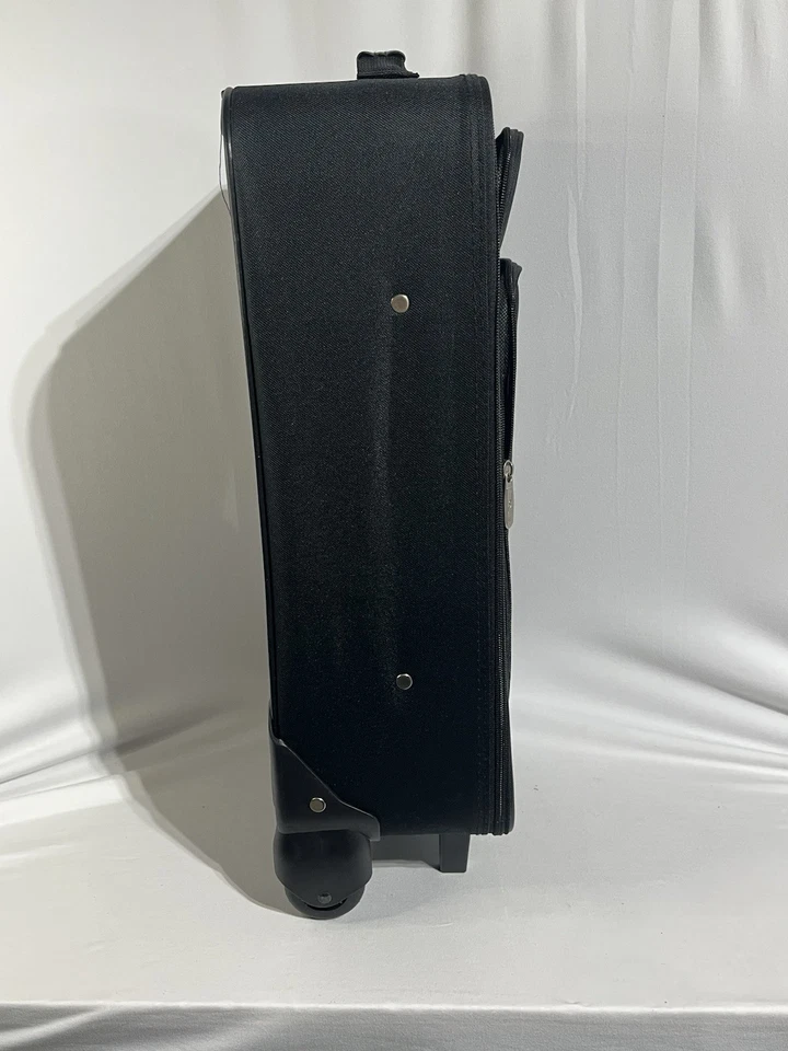 Maleta de mano Traveler’s Club equipaje de mano bolsa giratoria negra 20” Foto 4 de 4