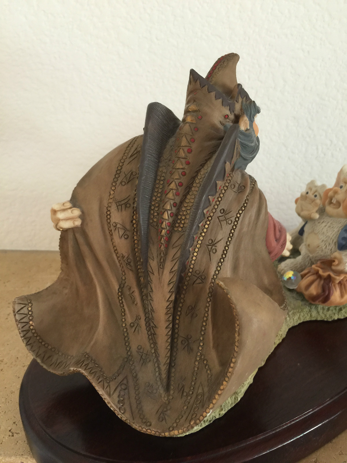 WORLD OF KRYSTONIA PANTON VHTF RARE CAUGHT AT LAST BOX AND COA FREE