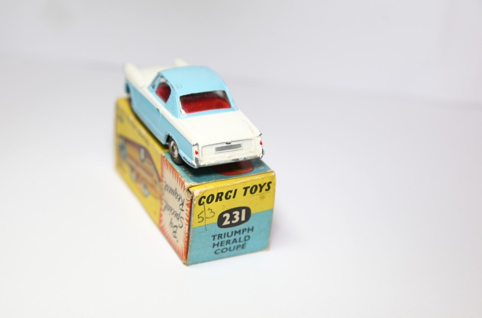 Corgi - 1:43 - Triumph Herald Coupé - Model 231