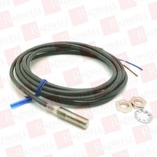 OMRON E2E-X2D1-R 2M / E2EX2D1R2M (NEW NO BOX)