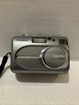 Fuji Digital Camera A205 Fine Pix 2.0 Mega Pixel Tested Working