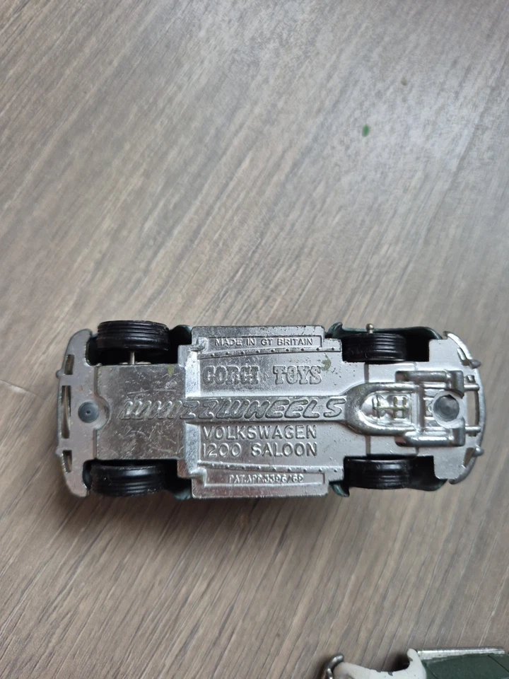 Corgi VW Beetle Polizei Whizzwheels – 2 Stück – Vintage 1970s – Bastler / Defekt - Bild 4 von 4
