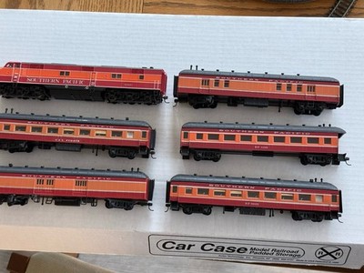 Proto 2000 HO EMD E7A diesel, SP #6000, Runs great, With 5 Passenger Cars