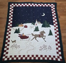 Vintage Christmas Winter Village Applique Quilted Wall Hanging Throw Tapestry