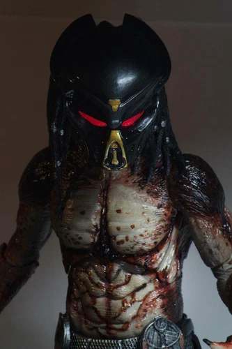 NECA Lab Escape Fugitive Predator 7" Ultimate Action Figure Predators Movie 2019 - Picture 4 of 11