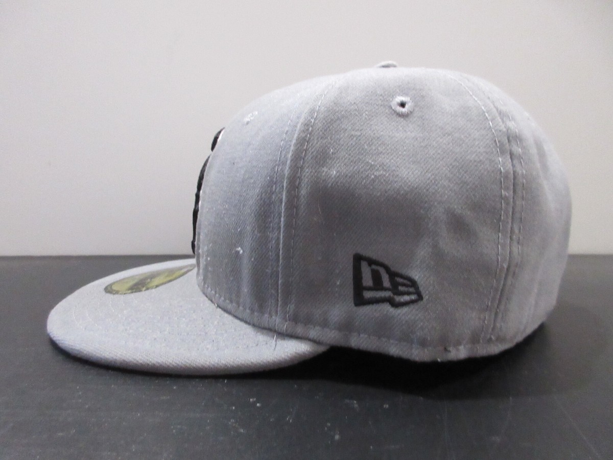 Chicago White Sox Hat Cap Fitted Mens 7 1/8 Gray Black
