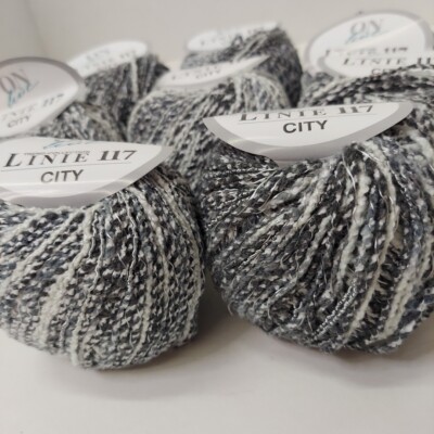 On Line Linie 117 Yarn Gray White Lot of 8 Balls NEW