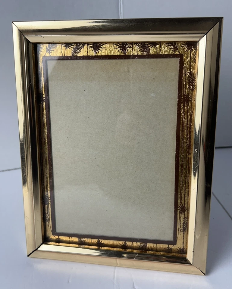 Marco de fotos de metal chapado en oro 5x7 | Expositor de fotos vintage con diseño de árbol Foto 3 de 4
