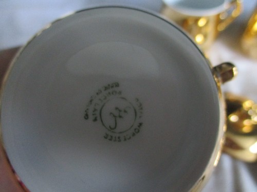 Royal Worcester Gold Lustre Pots de Creme Chocolate Cups - Picture 3 of 4