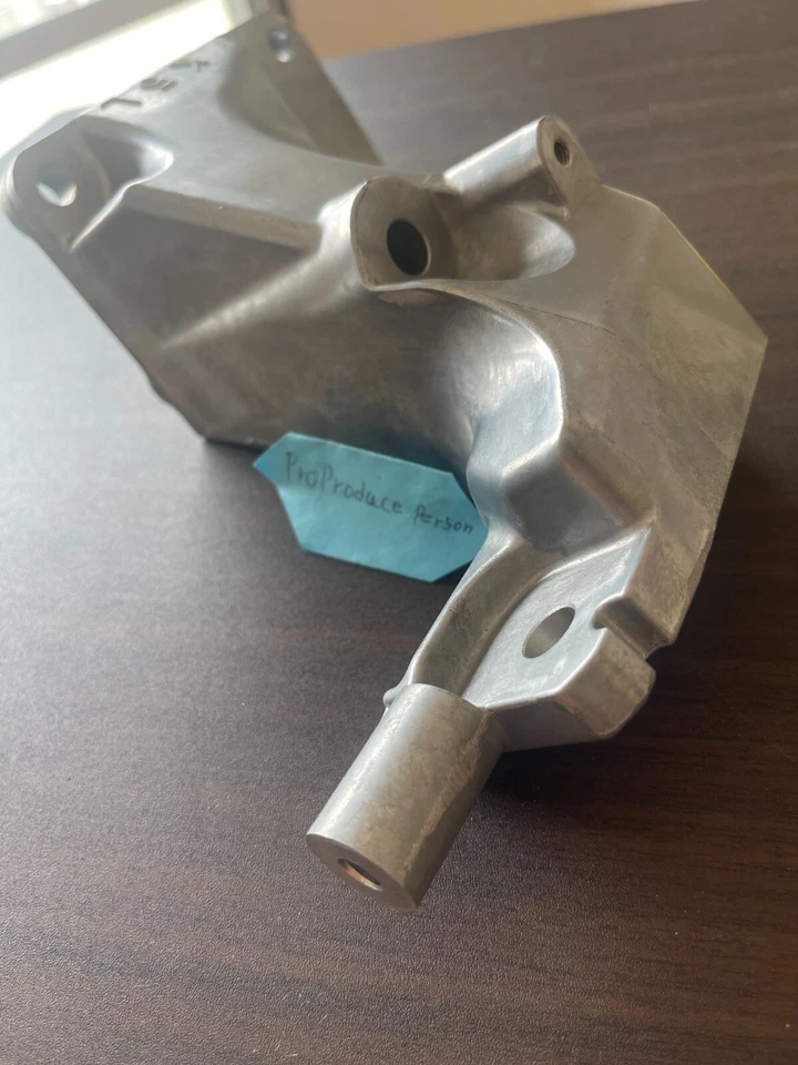 Genuine Nissan ENGINE-Front mount bracket 2009-13 AWD G37 3.7 V6 11233-JK50A - Image 3 of 4