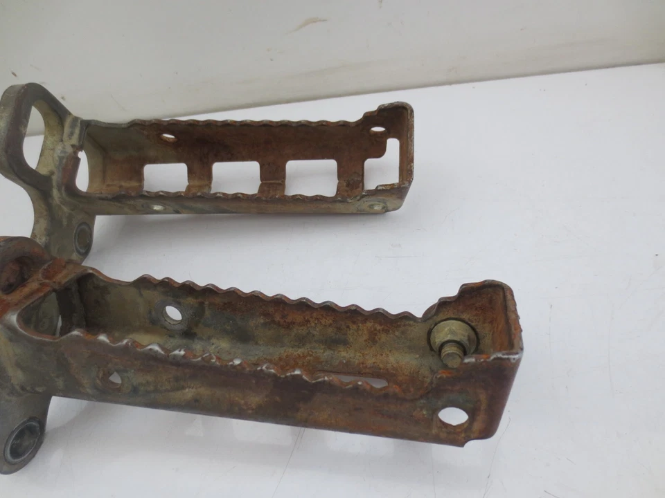 1989 Yamaha Warrior 350 ATV Used OEM Pair of Foot Peg Holders - Изображение 3 из 3