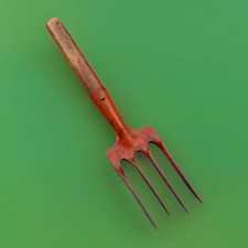 Vintage Hand Fork 🌿 P421 (Twisted Tines Old Gardening Tool)
