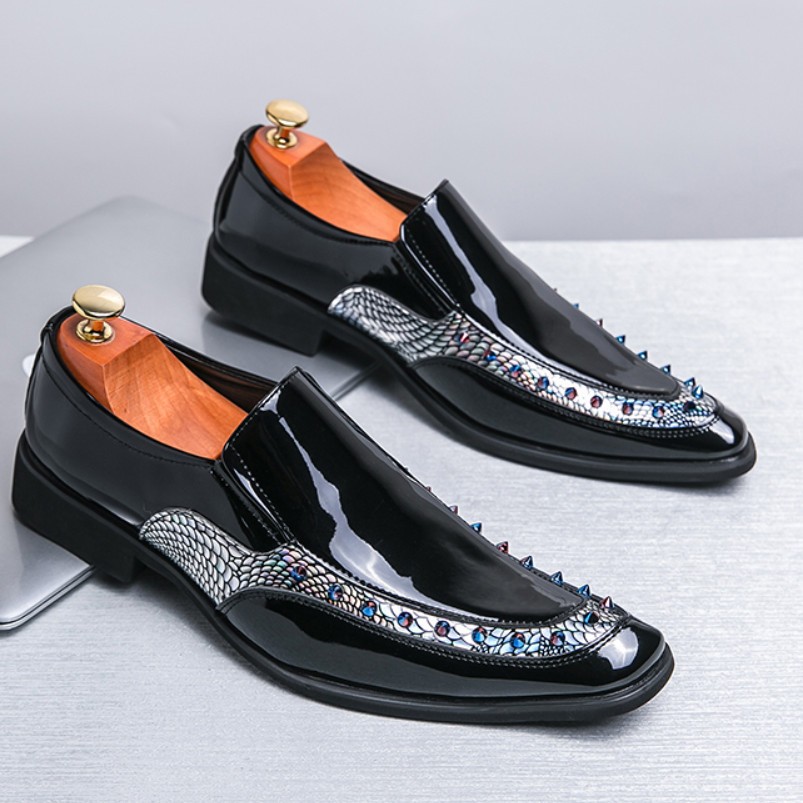 SAOLA Scarpe casual da uomo in ecopelle vernice stampa pelle di serpente slip on inglese