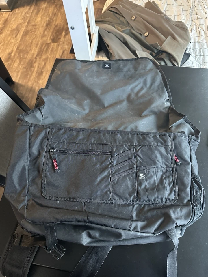 Ogio 17英寸(19*11英寸)黑色信使/单肩包笔记本电脑包 — 第 3/4 张图片