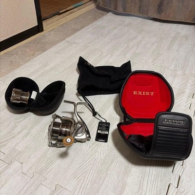[EXC] Daiwa EXIST 2506 Spinnrolle Korkknopf mit Ersatzspulenkoffer Tasche...