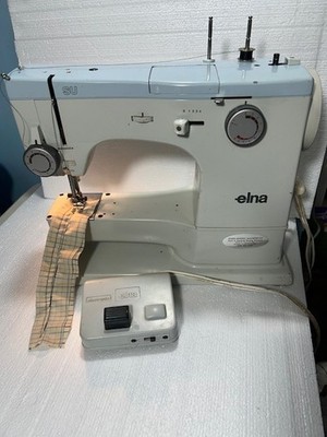 ELNA Supermatic SU Sewing Machine Switzerland w/ Foot Pedal for Parts or Repair