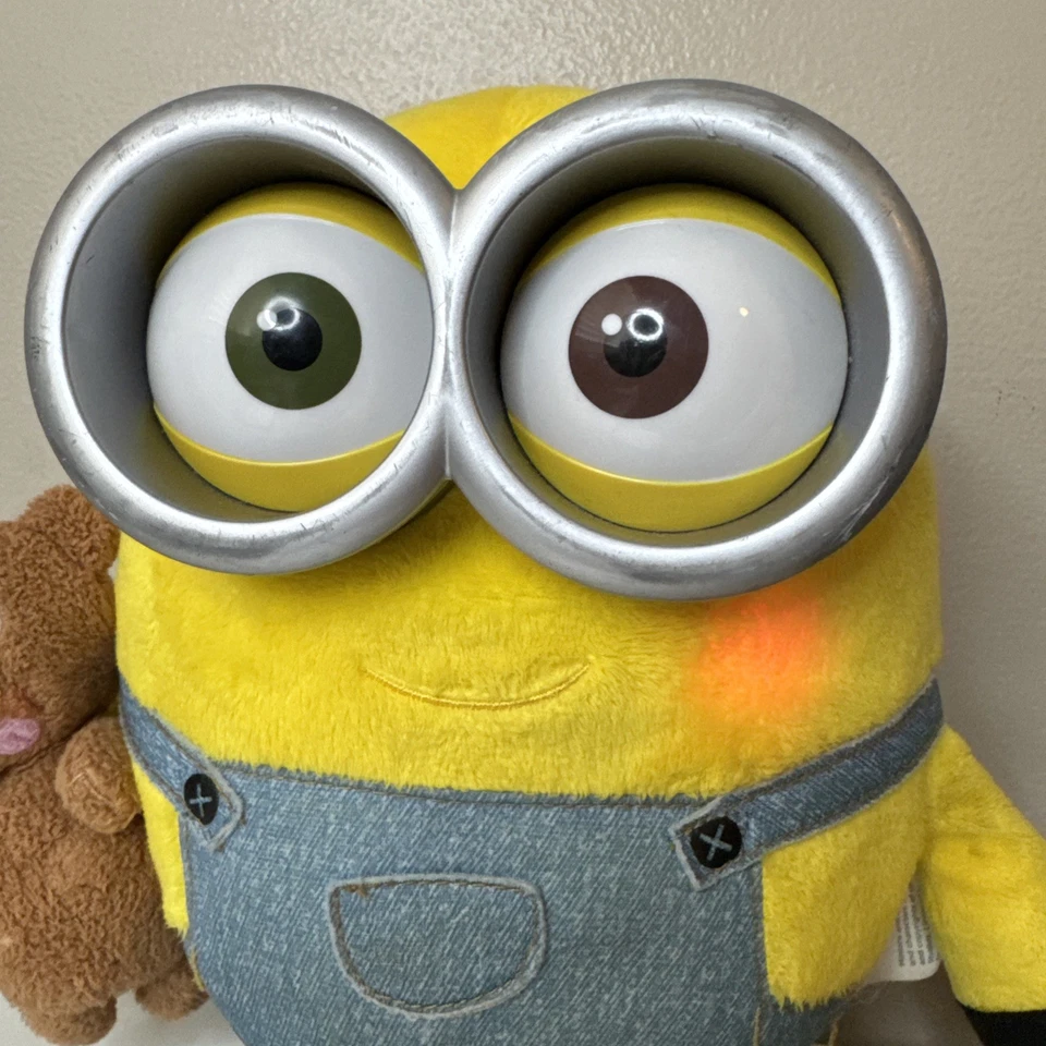 Peluche Minions Blushing Talking Bob iluminado con oso de peluche Thinkway 10"" ¡Funciona! Foto 2 de 4