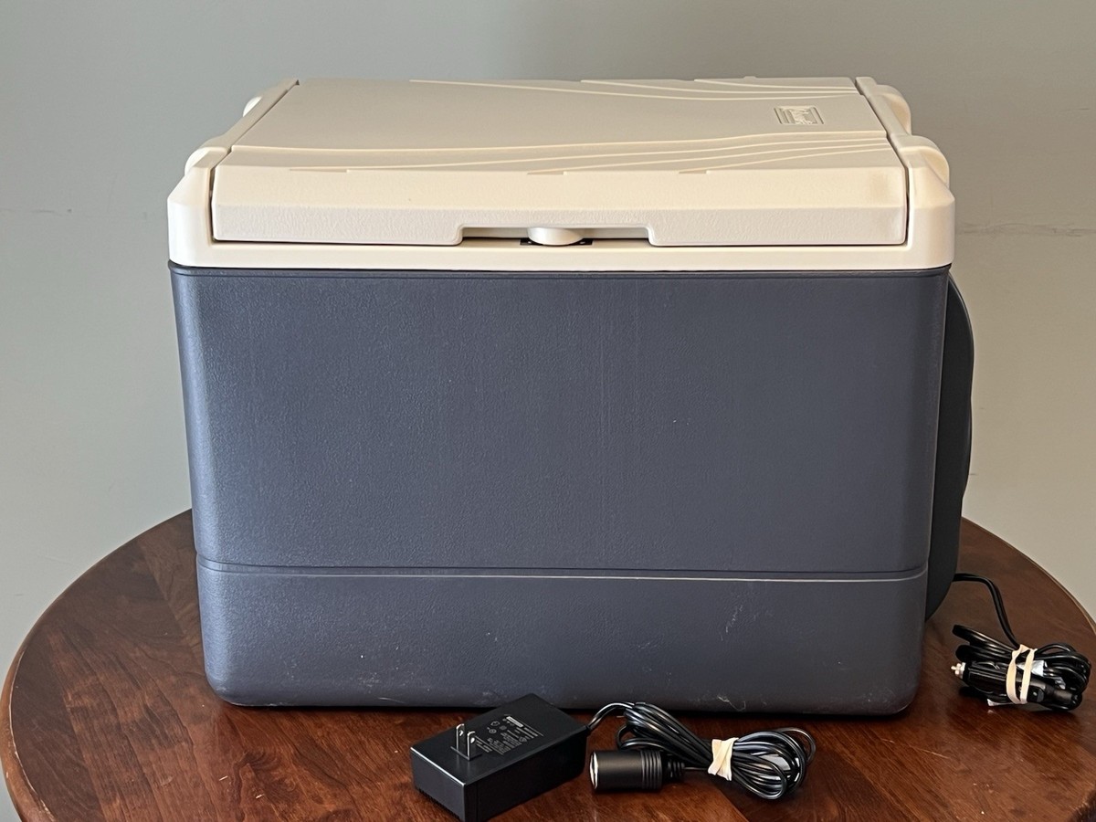 Coleman PowerChill Model 5645 Iceless Cooler 12V Thermoelectric 40