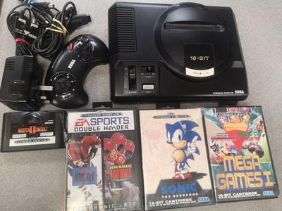 Sega Mega Drive 1 PAL Konsole - Controller, Kabel & 4 Spiele. funktionstüchtig & getestet