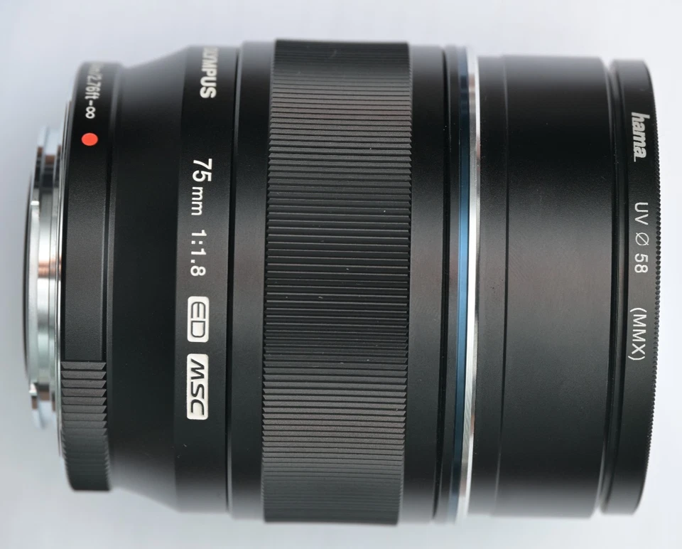 Olympus M.Zuiko Digital 75 mm F/1.8 ED MSC Objektiv schwarz für das mFT System - Bild 4 von 4