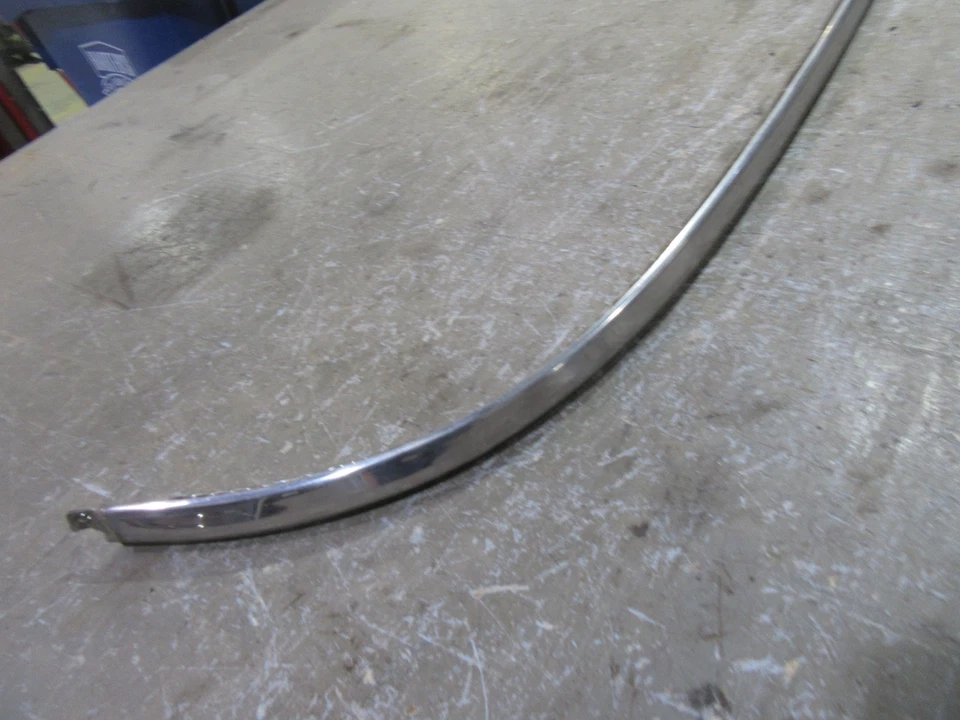 Ford Customline 1955 4 puertas exterior ventana trasera moldura superior acero inoxidable Foto 2 de 4