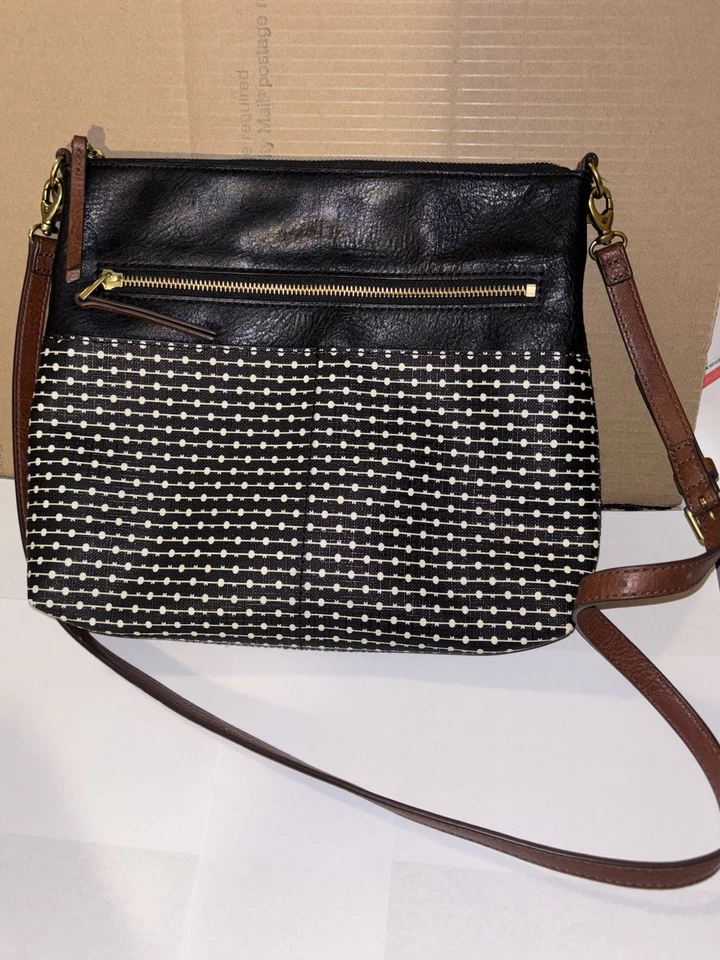 Cartera Bandolera Ajustable Estampada Negra/Blanca Fossil Fiona De Colección, Y2K, Usada en Excelente Condición Foto 4 de 4