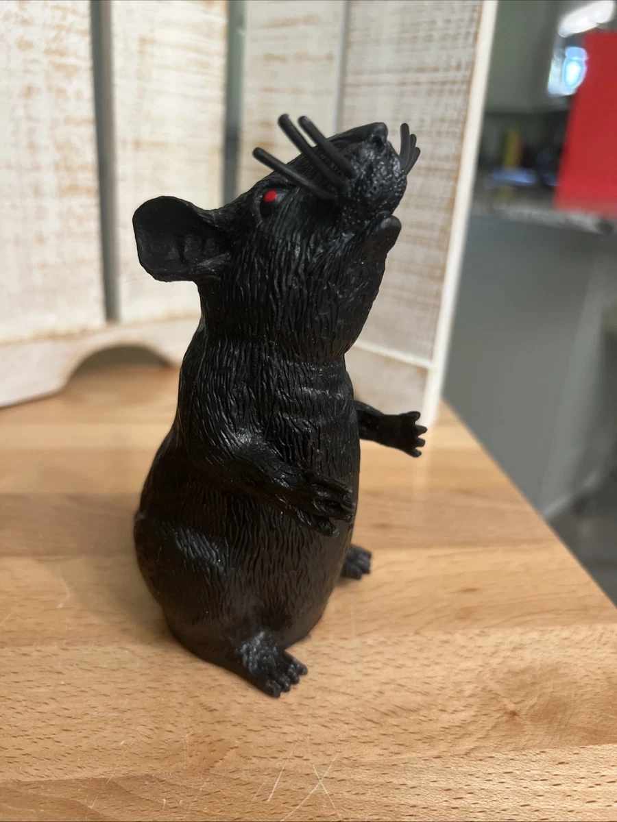 AKH Ratas De Goma Halloween (Paquete De 4) – 11 Cm De Plástico Negro Realista Para Decoración De Fiesta Espeluznante Decoración Realista De Ratas AKH Ratas De Goma Halloween (Paquete De 4) – 11 Cm De Plástico Negro Realista Para Decoración De Fiesta Espeluznante Decoración Realista De Ratas