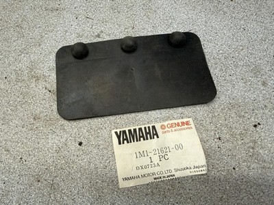 NOS Yamaha 1M1-21631-00 MUD FLAP U10-2426.ACO