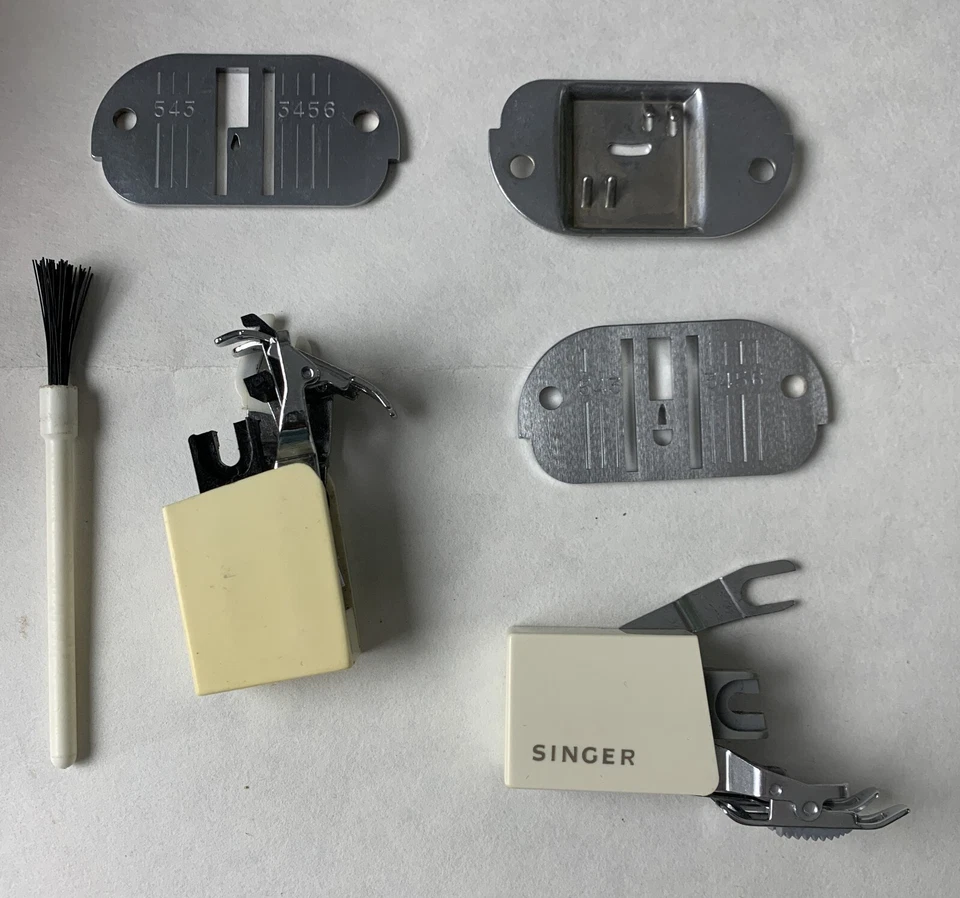 Antiga Máquina de Costura Singer Estojo de Ponto Flexível, Peças/Acessórios, Pés - Imagem 4 de 4