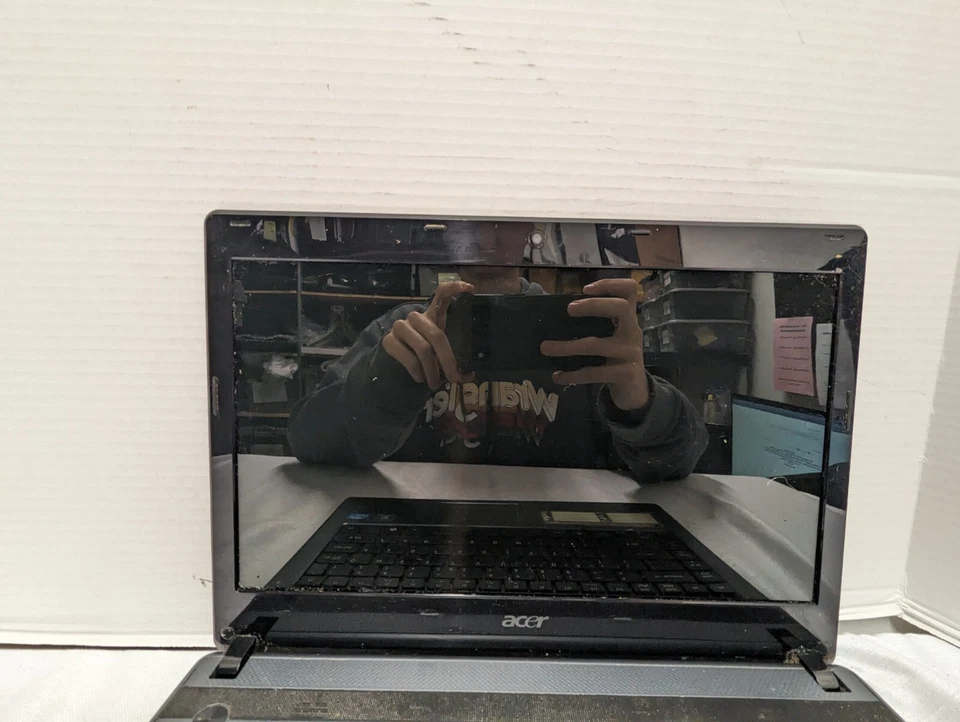 Portátil Acer Aspire 4339-2618 15" intel celeron 4gbs ram sin hdd Foto 2 de 4