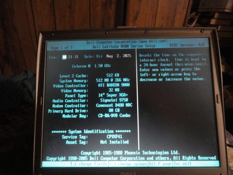 Dell Latitude D600 Celeron M 1,50 GHz 80 GB HDD 512 MB de RAM Windows XP Pro SP3 Foto 3 de 4