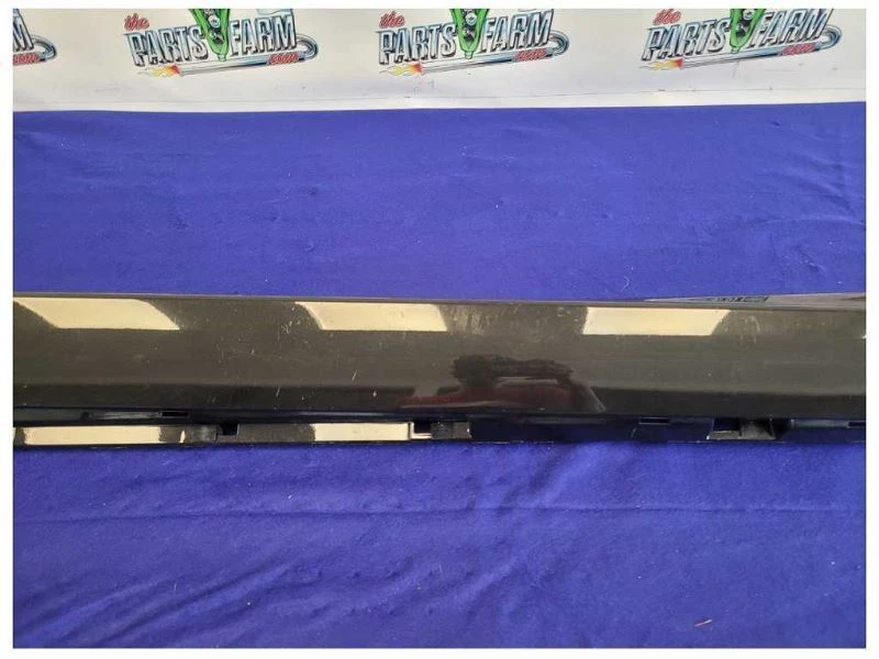 Chevrolet SS 2014-2015 sedán 6,2 pasajeros panel basculante inferior moldeado negro 2350 Foto 4 de 4