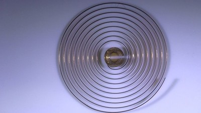 UHRENTEIL UNRUHSPIRALE AUS BRONZE GEDREHT FÜR KIENZLE WECKER