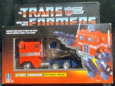 Transformers Walmart G1  Reissue Autobot Commander Optimus Prime Figure