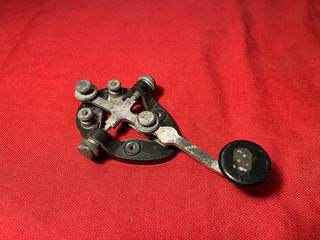 Manipulateur morse J37 US Ww2 no casque