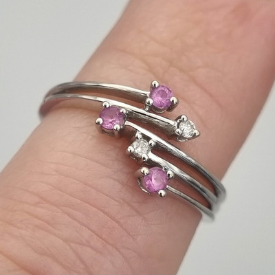 Gepunzter Bypass-Ring 9 kt Weißgold rosa Saphir & Diamant Größe M