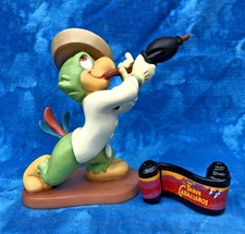 WALT DISNEY CLASSICS THE THREE GABALLEROS "AMIGO JOSE" FIGURINE W/OPENING TITLE