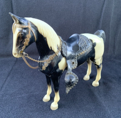 BREYERの馬の置物 VINTAGE 1950s BREYER WESTERN HORSE BLACK/WHITE PINTO PAINT W/CHAIN
