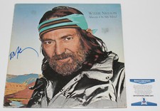 WILLIE NELSON COUNTRY SINGER SIGNED SOLO VINYL ALBUM RECORD BECKETT BAS COA
