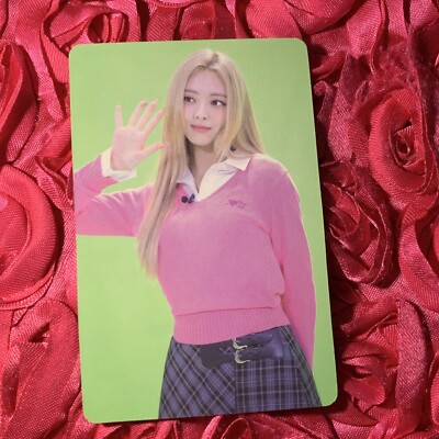 YUNA ITZY Black CHESHIRE Edition Celeb K-pop Pretty Girl Photo Card pink 5