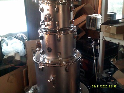 Ludwig Accent 4 piece Drum set with all Hardware. (Stands and pedal)  No Snare