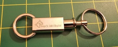 Tempe St. Luke's Hospital Souvenir Silvertone Metal Keychain, (B3B9)