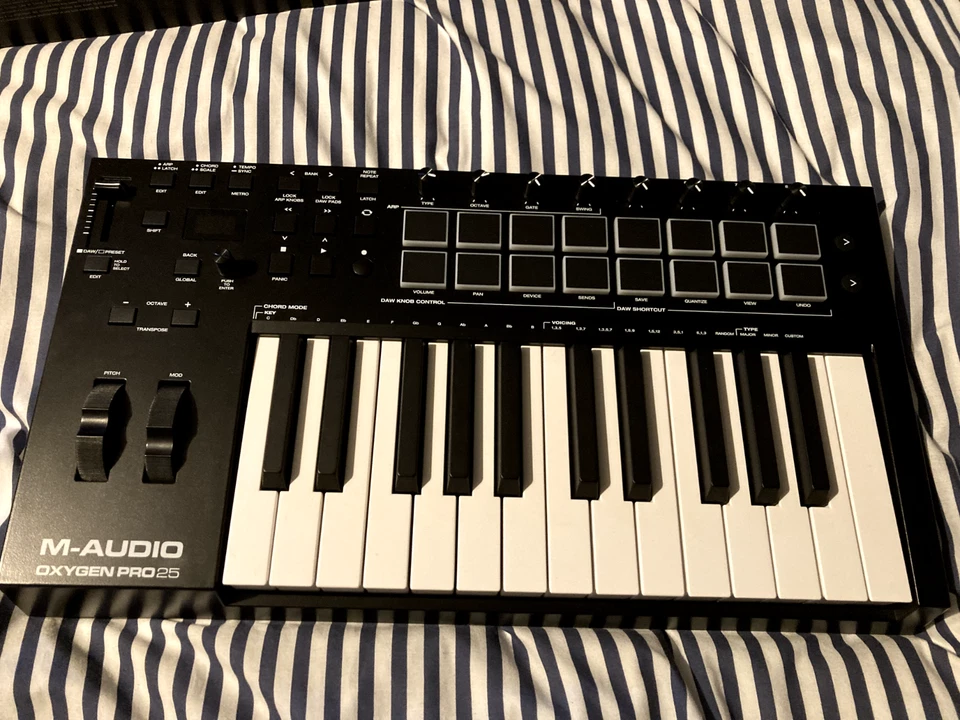 M-Audio Oxygen Pro 25 USB MIDI Keyboard Controller — RRP 145.99 - Image 3 of 4