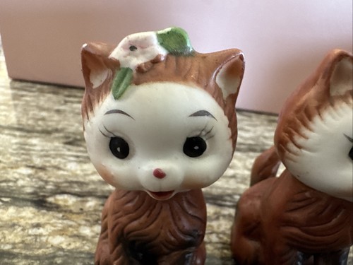 Kittens Salt and Pepper Shakers Handpainted Porcelain Made in Korea Vintage - Picture 7 of 7