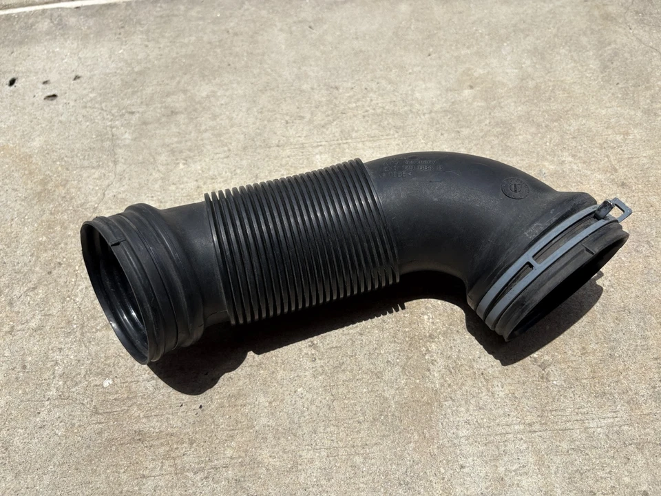 2015-2018 Audi Q3 QUATTRO 2.0L, 17-18 Tiguan AIR CLEANER INTAKE HOSE TUBE, OEM Foto 2 de 3