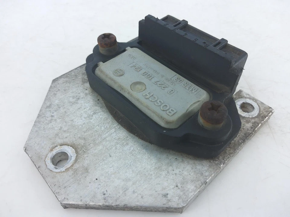 Porsche 944 S2 1991 Ignition Control Module Unit & Bracket Bosch 0 227 100 124 — 第 3/4 张图片