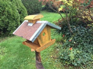 Détails Sur Distributeur Mangeoire Pour Oiseaux Des Jardins Bois Massif Fait Mains