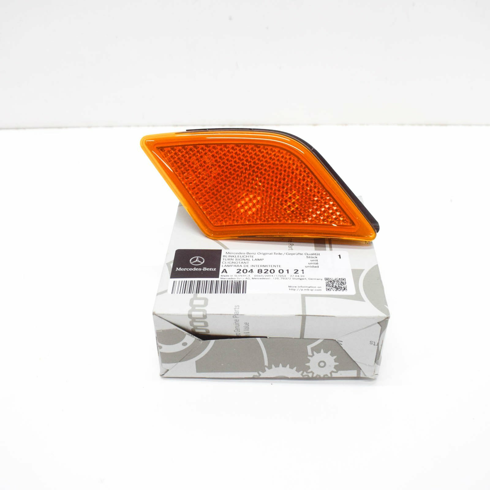 NEW MERCEDES-BENZ C-CLASS W204 FRONT BUMPER LEFT MARKER LIGHT