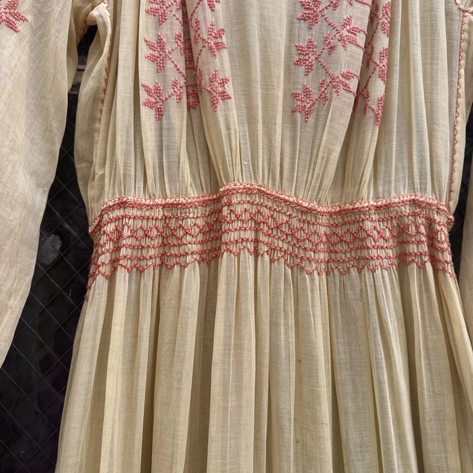 Vintage 1930s Hungarian Peasant Dress Yellow &Peach Hand Embroidery Smocking 20s - Image 4 of 4